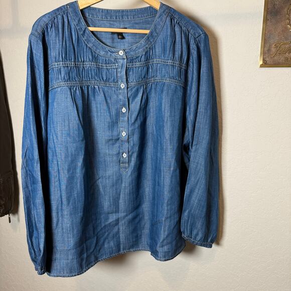Women's Talbots Pullover Button Front Chambray Pintuck Blouse Size 3 XL - Picture 1 of 9